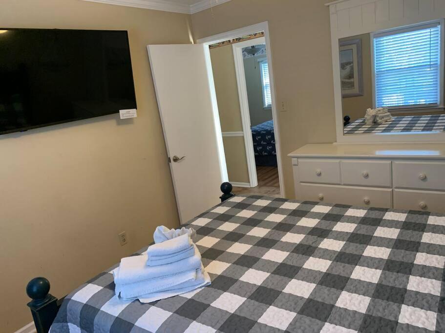 Beach Breeze 3, Pet Friendly, Walking Distance To Atlantic Ocean Free Parking 默特尔比奇 外观 照片